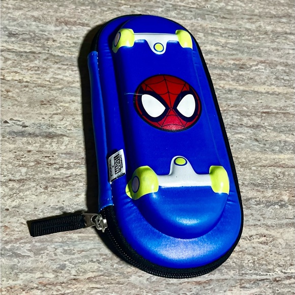 Marvel x Yoobi Spidey sense zippered pencil case - Picture 1 of 11